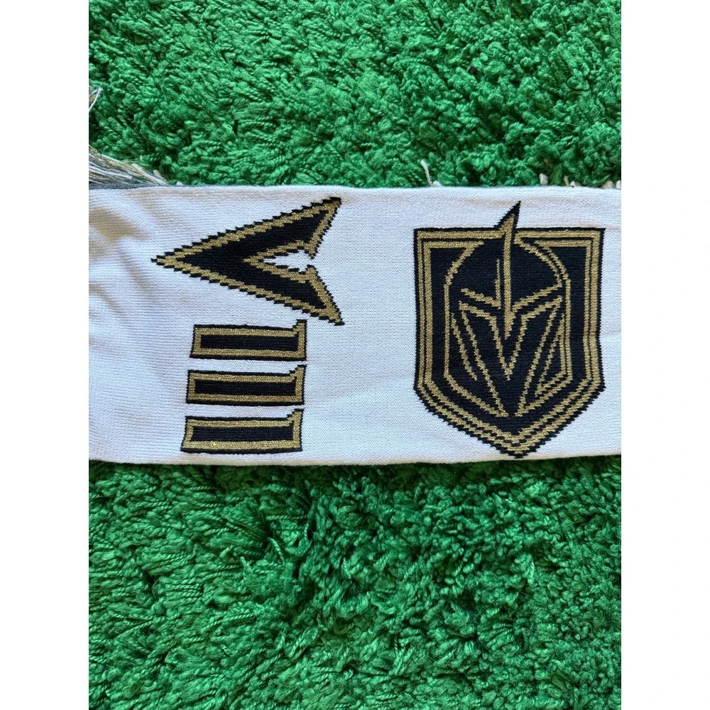 Vegas Golden Knights Scarf Unisex OS White Excellent NHL Hockey‎ Knit Fringe